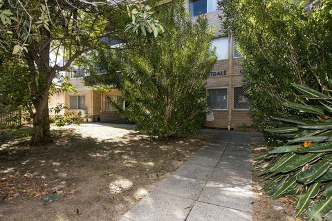 Townshend Rd - Accommodation Main Beach 26