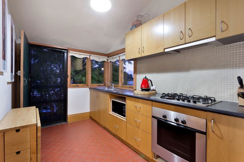 Annie's Victorian Terrace Accommodation Fremantle - Accommodation Main Beach 20