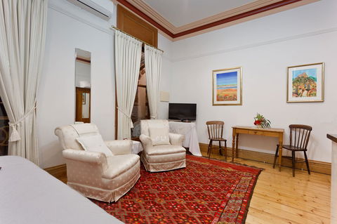 Annie's Victorian Terrace Accommodation Fremantle - Accommodation Main Beach 5