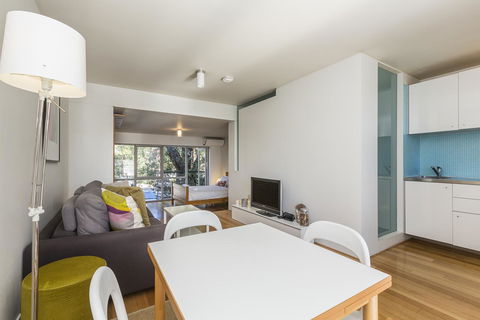 Cottesloe Tree Top Studio - Executive Escapes - Accommodation Main Beach 1