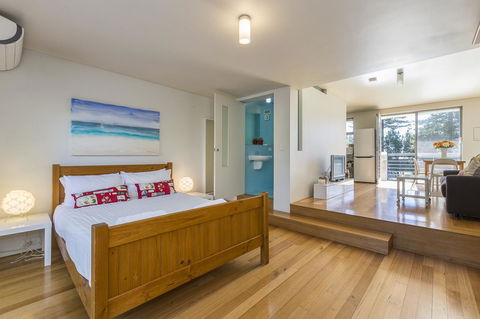 Cottesloe Tree Top Studio - Executive Escapes - Accommodation Main Beach 0