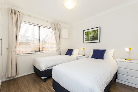Forrest St - Accommodation Main Beach 14