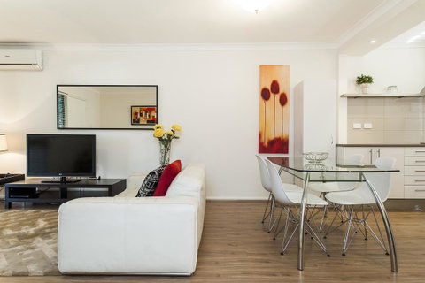Forrest St - Accommodation Main Beach 5