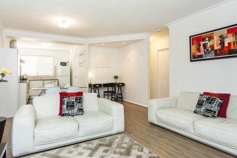 Forrest St - Accommodation Main Beach 2
