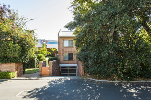 Forrest St - Accommodation Main Beach 19