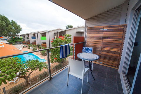 Onslow Beach Resort - Accommodation Main Beach 17