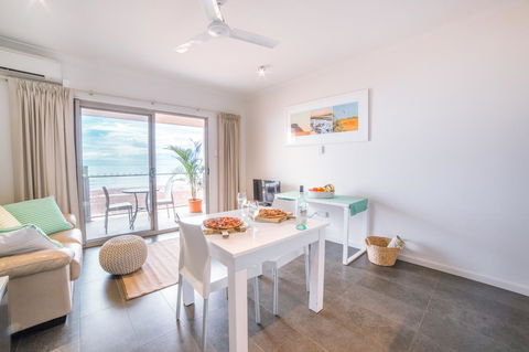 Onslow Beach Resort - Accommodation Main Beach 3
