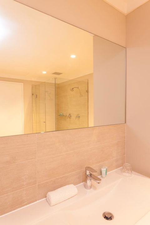 The Marina Hotel - Mindarie - Accommodation Main Beach 13
