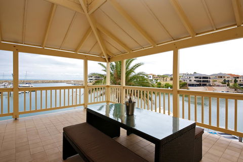 The Marina Hotel - Mindarie - Accommodation Main Beach 7
