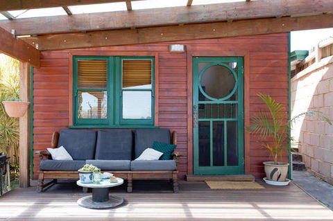 Sunset Cottage - Accommodation Main Beach 3