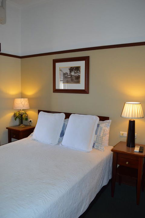Higgins Lane Motel - Accommodation Main Beach 33