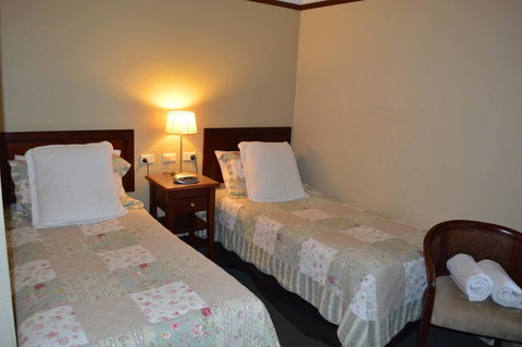 Higgins Lane Motel - Accommodation Main Beach 32