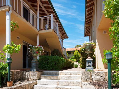 Higgins Lane Motel - Accommodation Main Beach 7