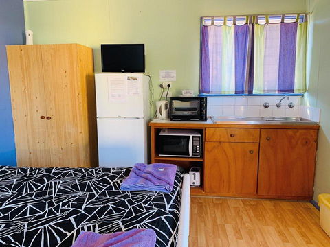 Shark Bay Cottages - Accommodation Main Beach 22
