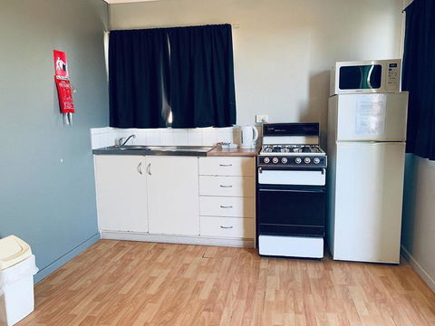 Shark Bay Cottages - Accommodation Main Beach 15
