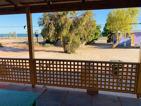 Shark Bay Cottages - Accommodation Main Beach 5