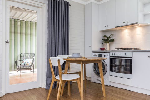 Hensman 10 - Accommodation Main Beach 2