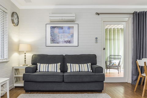 Hensman 10 - Accommodation Main Beach 7