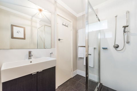 Hensman 10 - Accommodation Main Beach 15