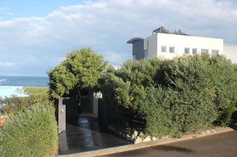 Aquatic Visions - Accommodation Main Beach 0