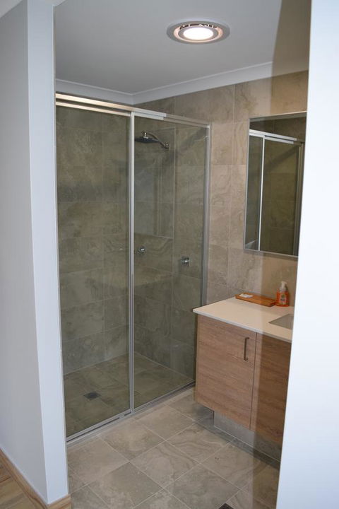 Eagle Bay House - Accommodation Main Beach 8