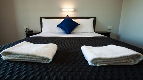 Beadon Bay Hotel - Accommodation Main Beach 5