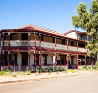 Beadon Bay Hotel - Accommodation Main Beach