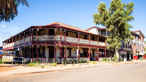 Beadon Bay Hotel - Accommodation Main Beach 0