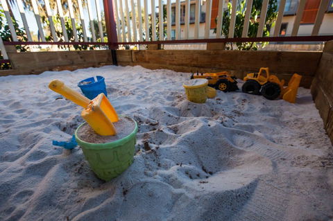 Beadon Bay Hotel - Accommodation Main Beach 19