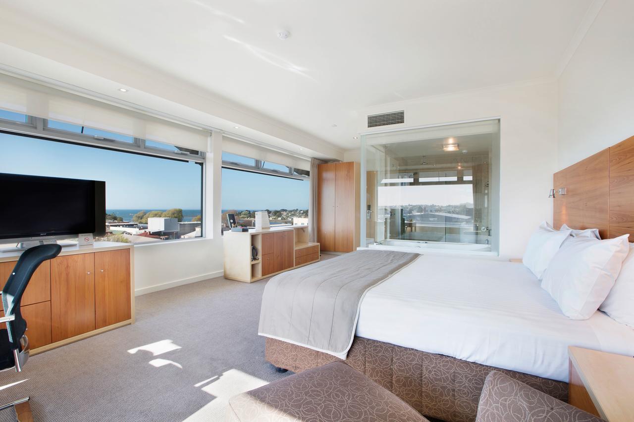 Ambleside TAS Accommodation Main Beach