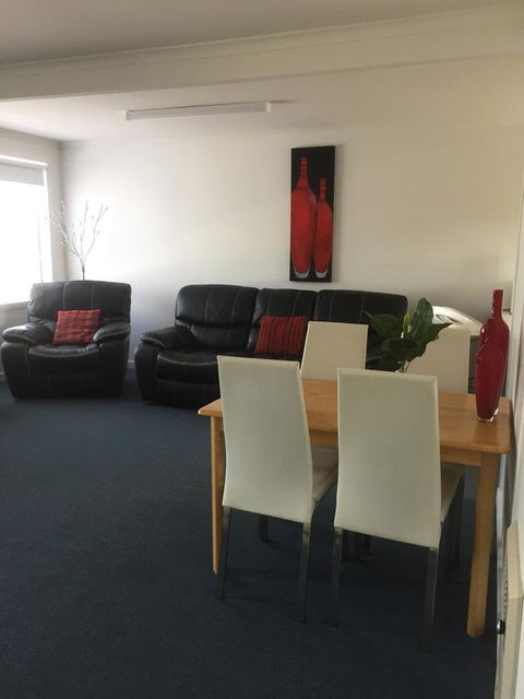 Old Pier Apartments - Accommodation Main Beach 11