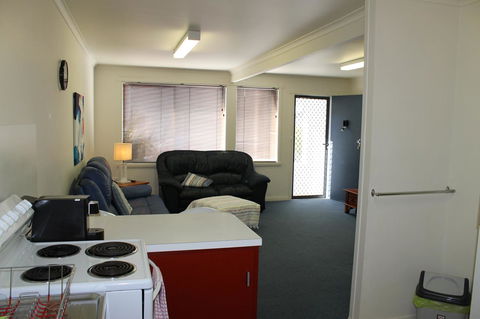 Old Pier Apartments - Accommodation Main Beach 6
