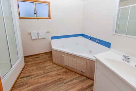 Discovery Parks - Devonport - Accommodation Main Beach 5