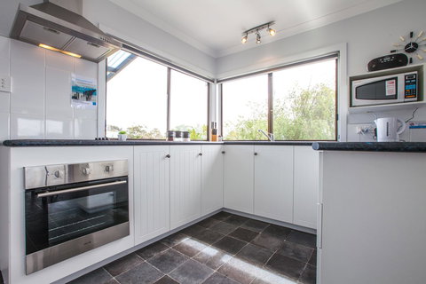 Bircoo Cottage Beach And Golf Getaway - Accommodation Main Beach 3