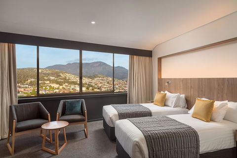 Wrest Point - Accommodation Main Beach 10