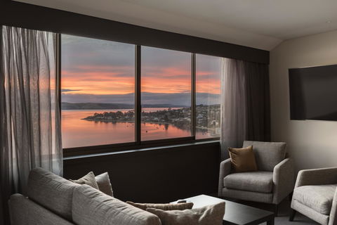 Wrest Point - Accommodation Main Beach 7