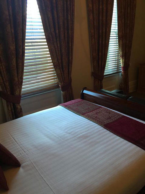 Clydesdale Manor - Accommodation Main Beach 10