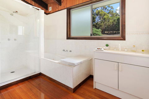 Harvey Farm Lodge - Accommodation Main Beach 13