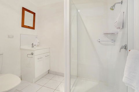 Harvey Farm Lodge - Accommodation Main Beach 21