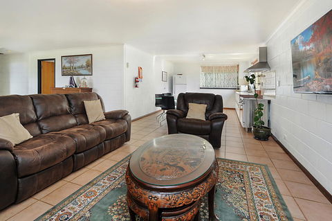 Harvey Farm Lodge - Accommodation Main Beach 17