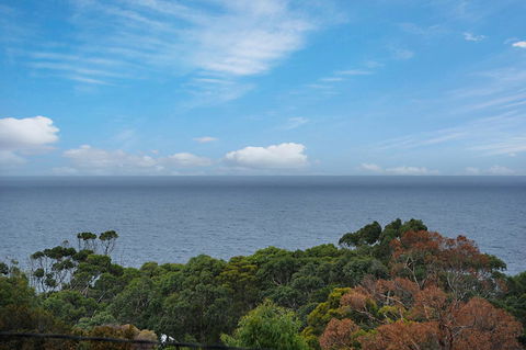 Harvey Farm Lodge - Accommodation Main Beach 0