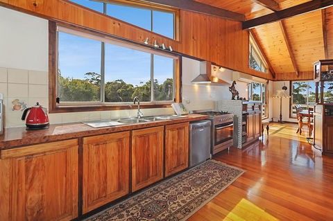 Harvey Farm Lodge - Accommodation Main Beach 6