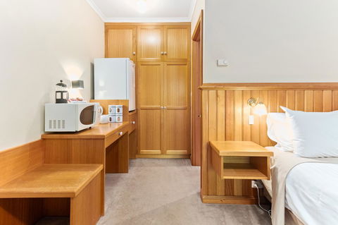 Anabel\'s Of Scottsdale - Accommodation Main Beach 2