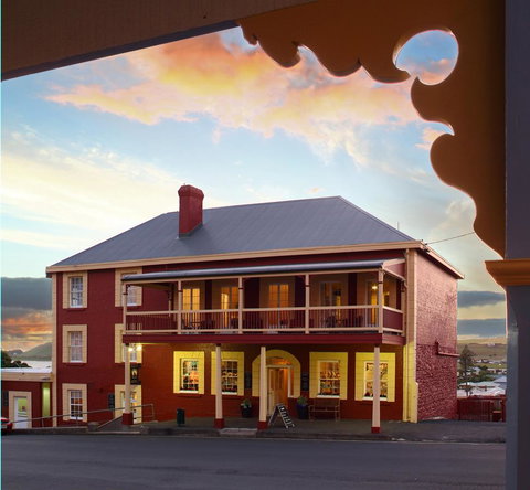 Stanley Hotel & Apartments - Accommodation Main Beach 0