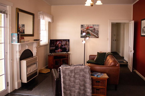 Stanley Hotel & Apartments - Accommodation Main Beach 7