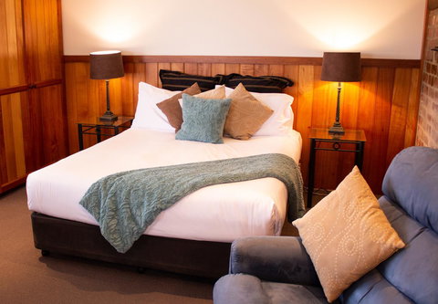 Stanley Hotel & Apartments - Accommodation Main Beach 4