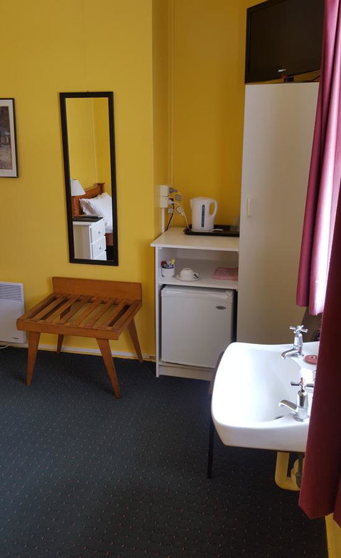 Stanley Hotel & Apartments - Accommodation Main Beach 34