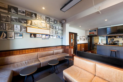 Customs House Hotel - Accommodation Main Beach 1