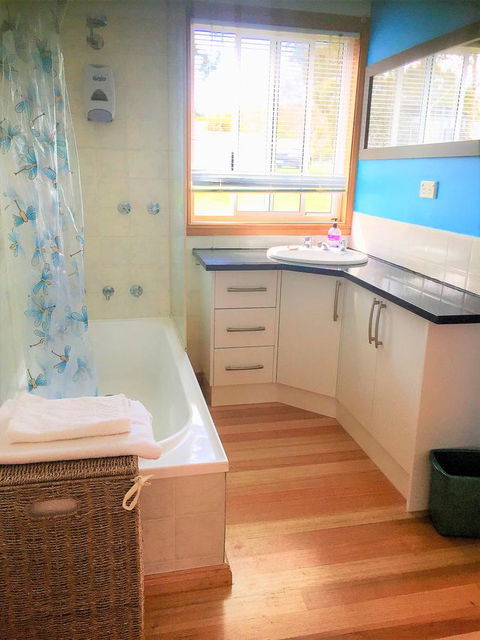 A Slice Of Paradise - Accommodation Main Beach 11