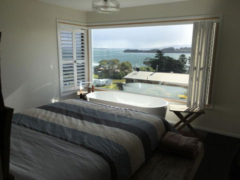 Couples Getaway On Bruny Island - Accommodation Main Beach 5